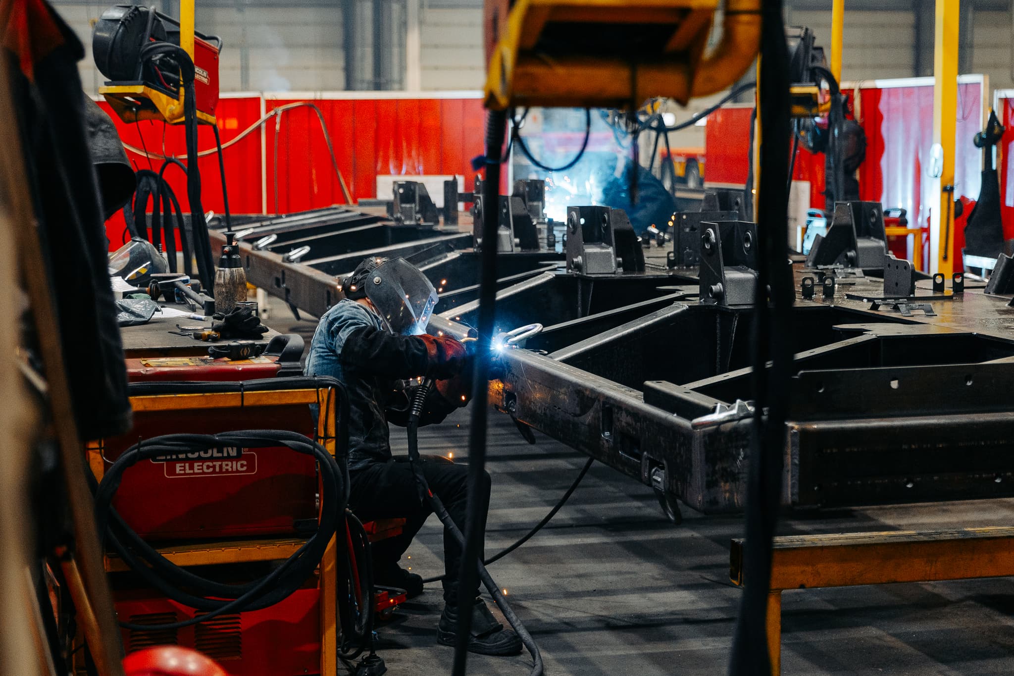 Усиленные рамы и конструкции для обеспечения повышенной грузоподъемности